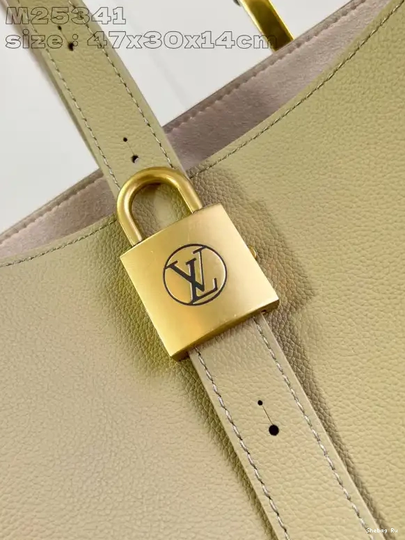 Key Low MM-47*30*14CM Cabas LOUIS VUITTON 0518